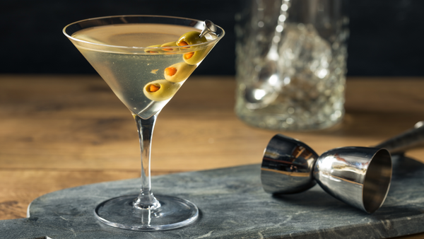 The Ultimate Guide to Crafting the Perfect Martini: A Classic Cocktail with a Twist